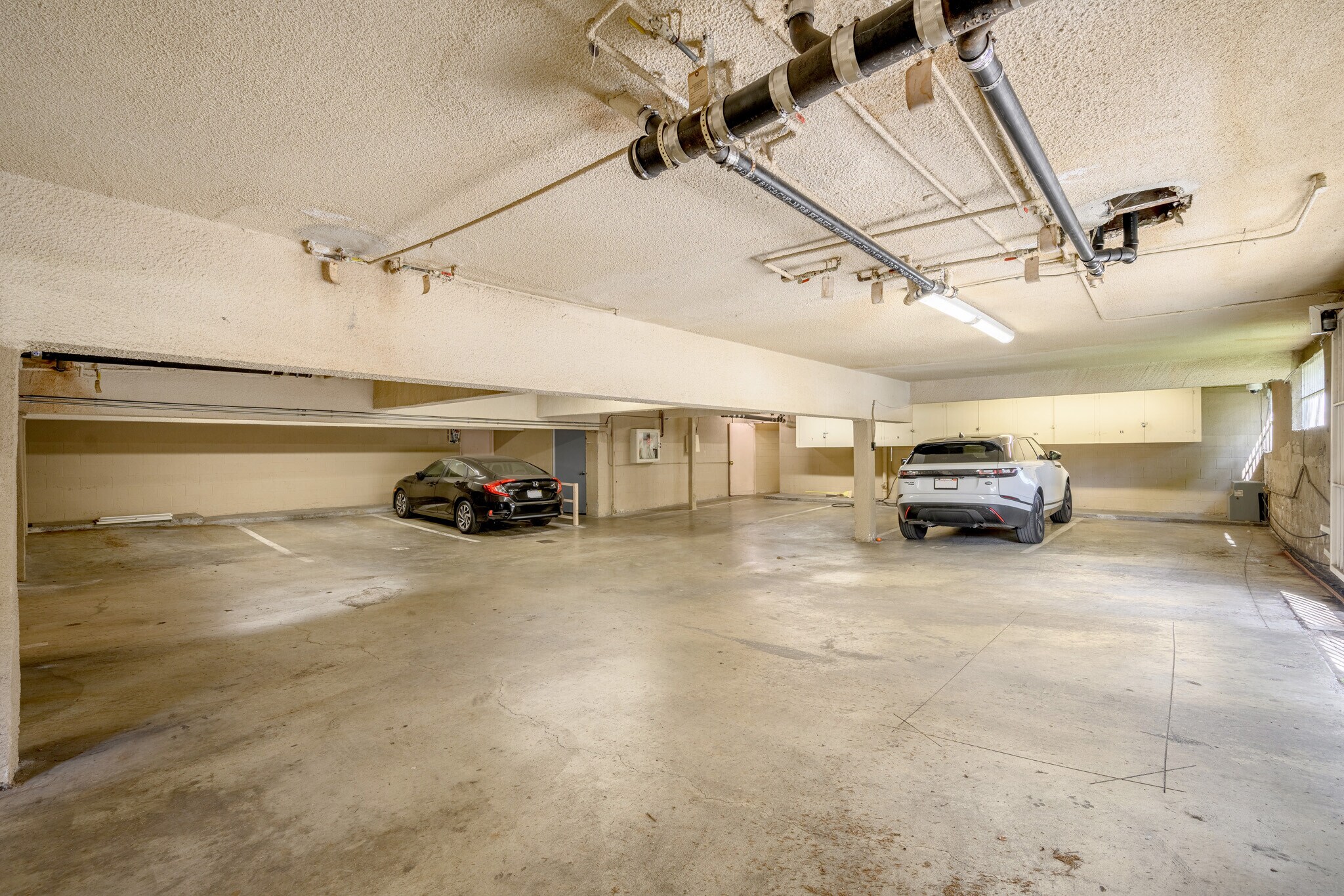 Building Photo - 14141 Dickens St