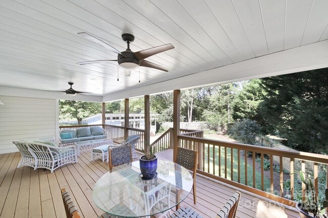 Building Photo - 3222 Clark St