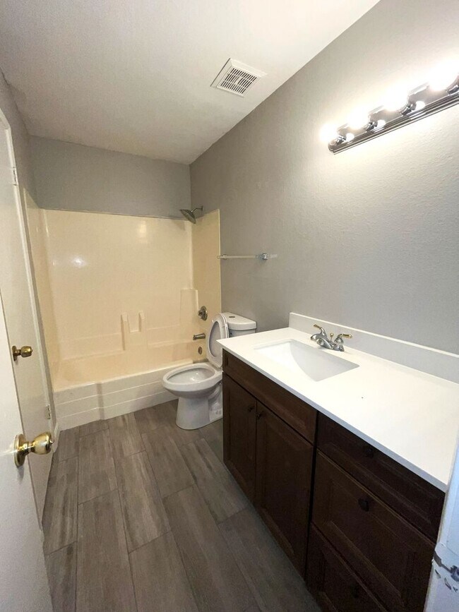 Building Photo - 3352 W Harmont Dr