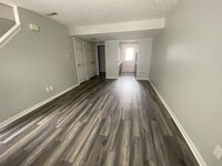 Building Photo - 2-Bedroom Townhome