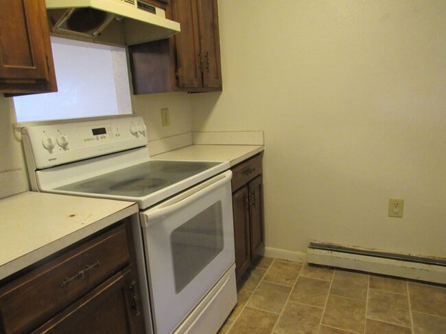 Building Photo - Affordable 2 Bedroom Apartment