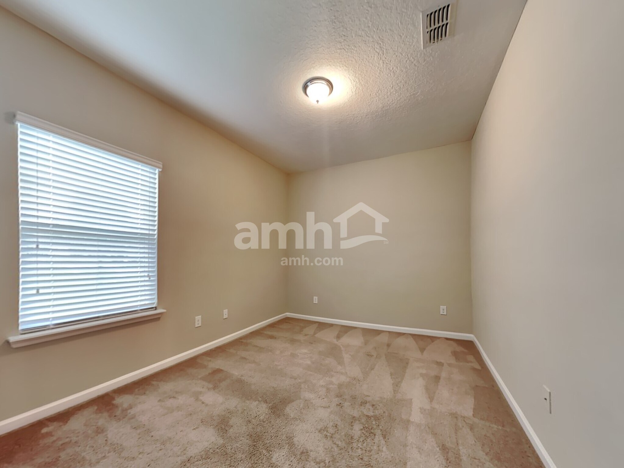 Building Photo - 120 Trumpco Dr