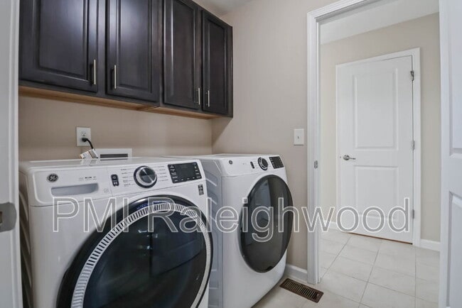 Building Photo - 1813 Baldhead Island Dr