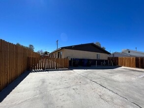 Building Photo - 419 W Wilson Ave