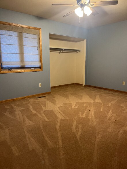 Building Photo - 2702 Parklake Ct