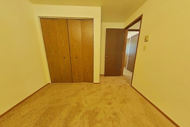 Building Photo - 2 Bedroom Duplex ~ Albany