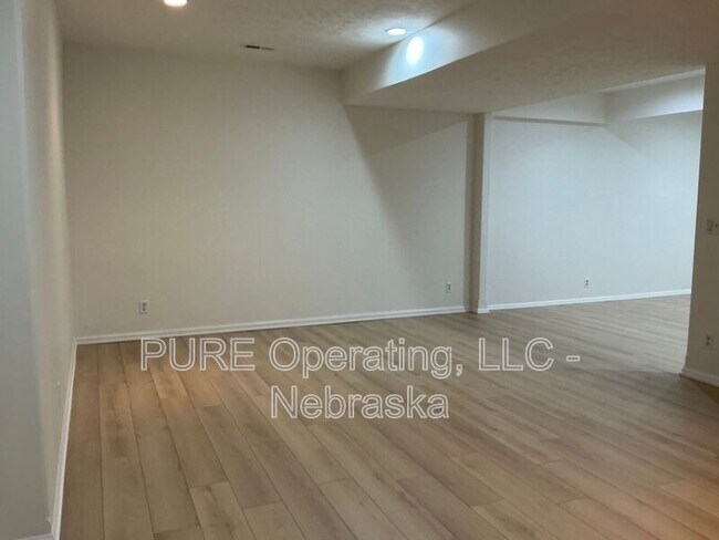Building Photo - 15527 Mason Cir