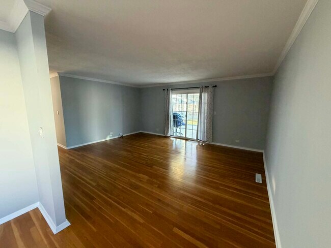 Building Photo - 1730 N Ridge Ave