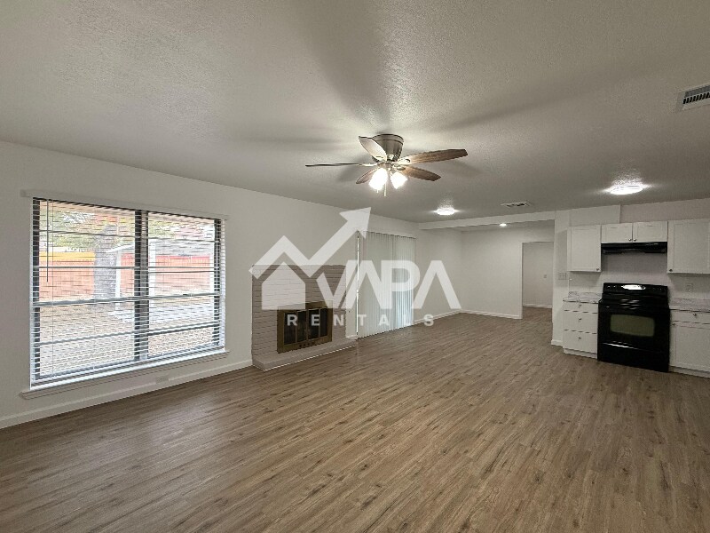 Building Photo - 7403 Castle Crown Dr