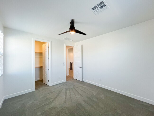 Building Photo - Exquisite Luxury Rental in Prestigious Gated Tule Springs Community