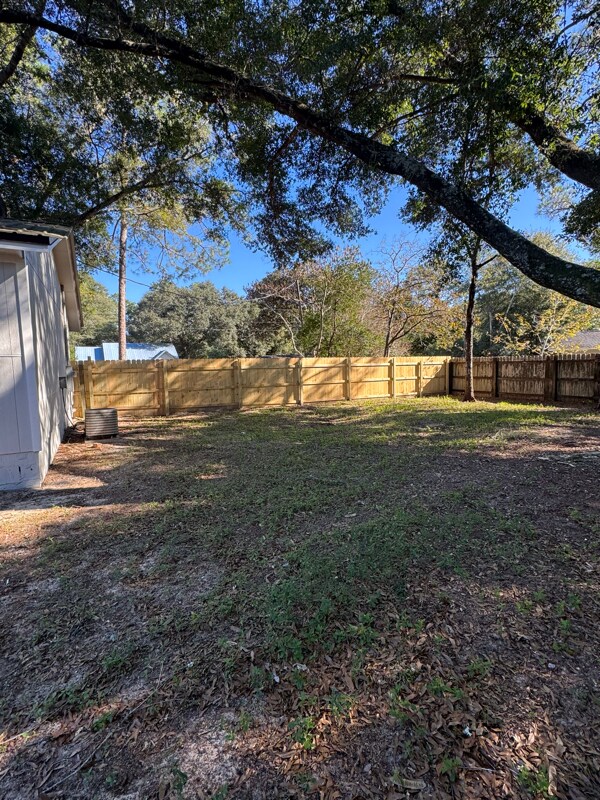 Building Photo - 5818 Pinecrest Rd