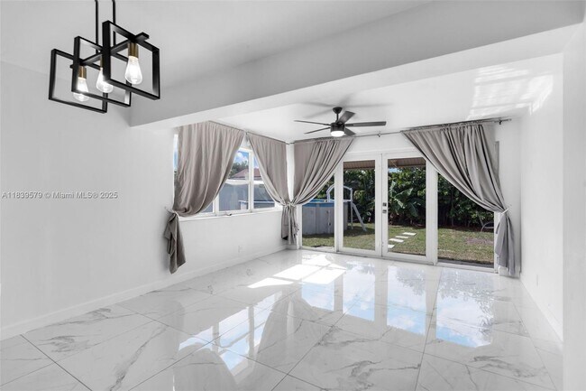 Building Photo - 8440 NW 11th Ct