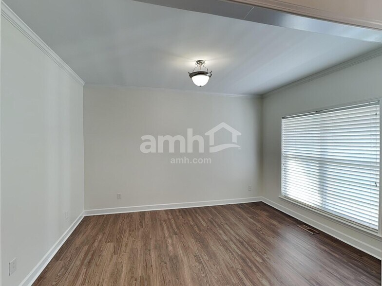 Building Photo - 3063 Romain Trail