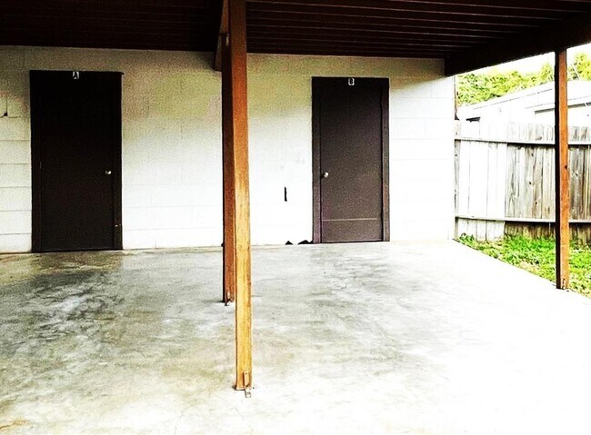 Building Photo - 2722 St Edwards Cir