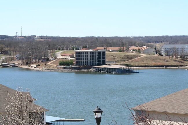 Building Photo - 2 bedroom condo in Osage Beach