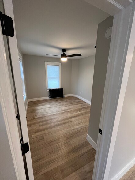 Building Photo - 39 Oxford St