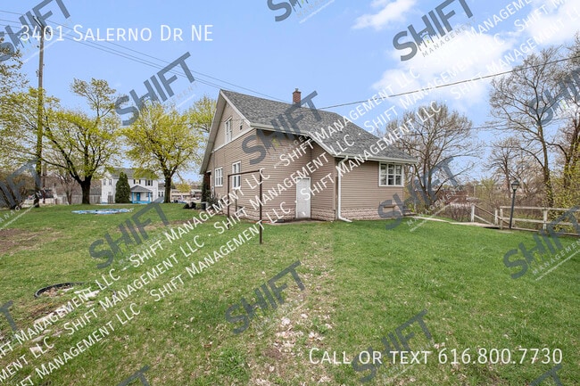 Building Photo - 3401 Salerno Dr NE