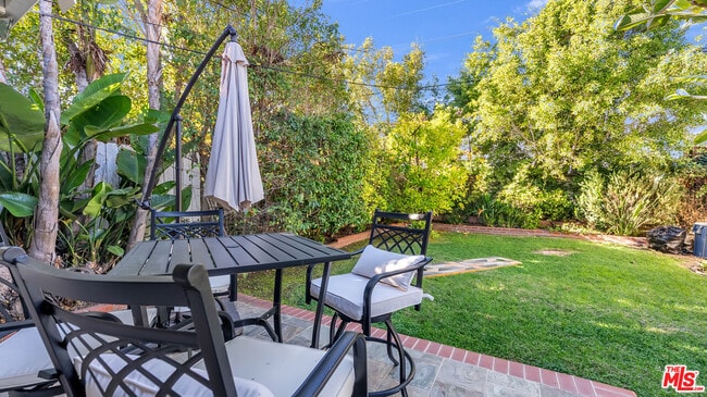 Building Photo - 10575 Holman Ave