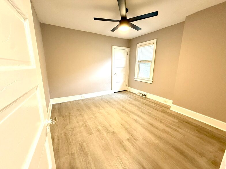 Building Photo - 519 N Lincoln Ave