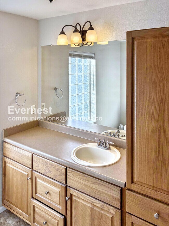 Building Photo - 3907 Heatherwood Cir