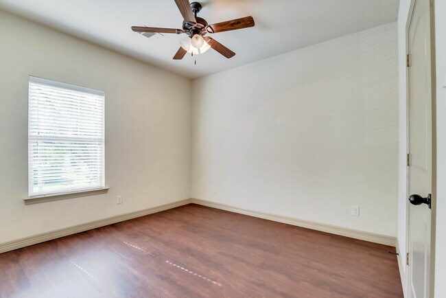 Building Photo - 2724 Forest Park Blvd