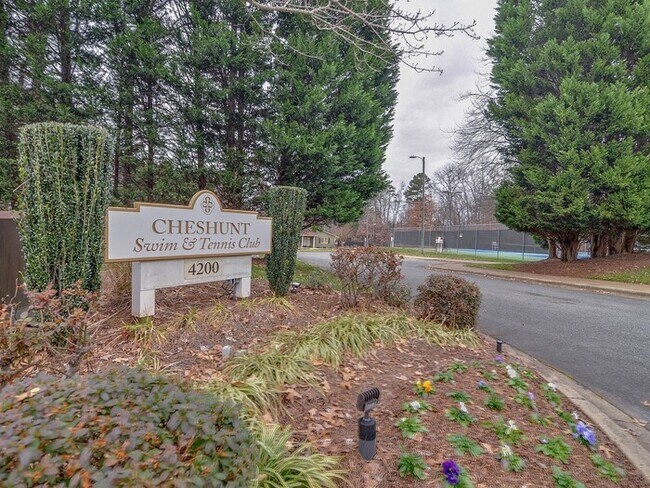 Building Photo - Well Maintained 4BD/2.5BA Home in the Cheshunt Community!