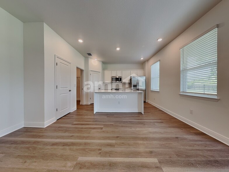 Building Photo - 6781 Atlantic Bch Ave