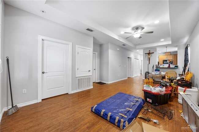 Building Photo - 13 Nannette Ave