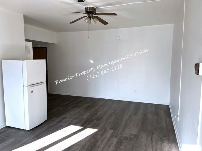 Building Photo - 518 W Cunningham St