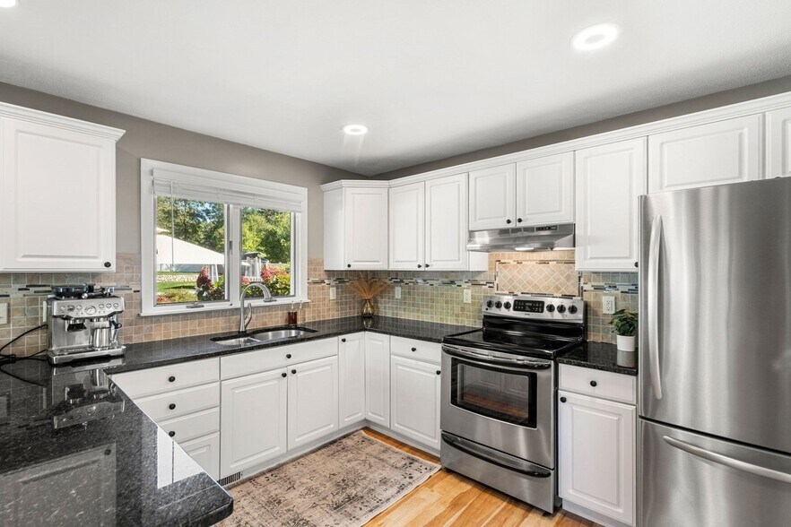 Building Photo - 14 Saint Marys Rd