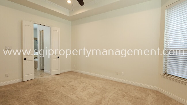 Building Photo - 406 Running Bear Ct