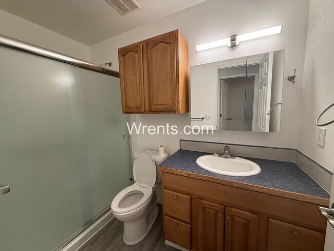 Building Photo - 6014-6018 N Atlantic 26-500RK