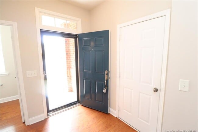 Building Photo - 218 Longchamp Ln
