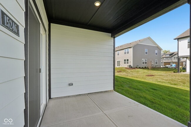 Building Photo - 15246 Swallow Fls Wy
