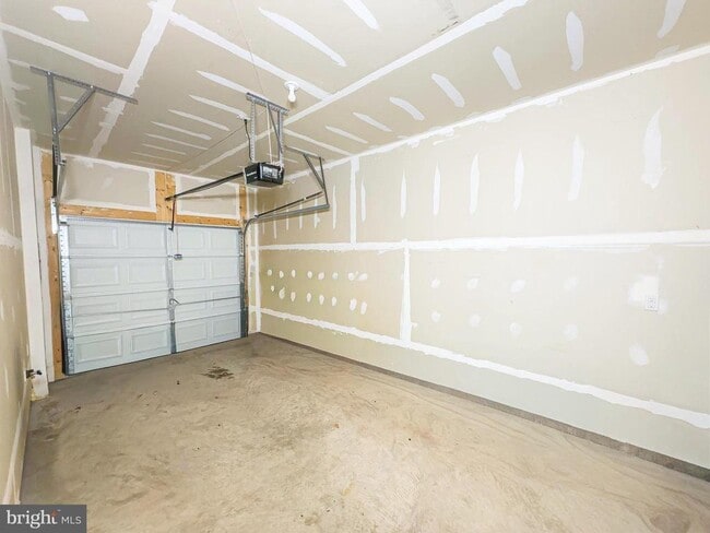 Building Photo - 1713 Red Fox Trl