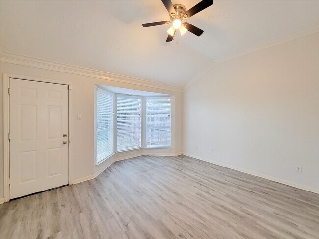 Building Photo - 3610 Honey Creek Dr