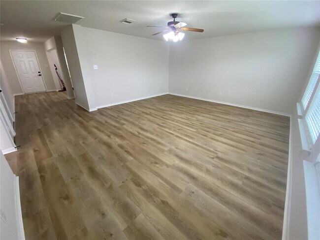 Building Photo - 5638 Sequin Dr