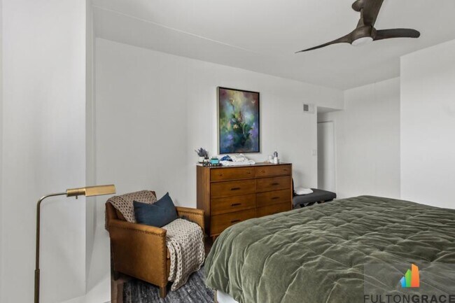 Building Photo - 3 bedroom in Chicago IL 60660