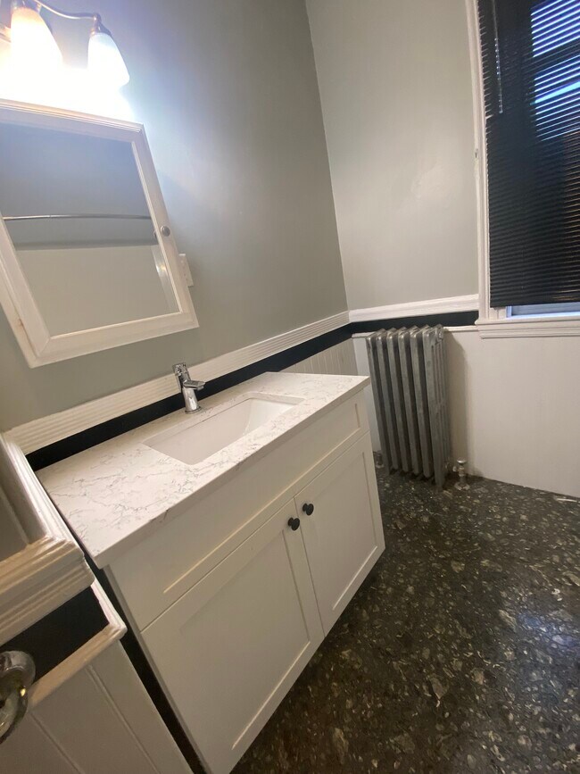 Building Photo - 224 Ashmont St