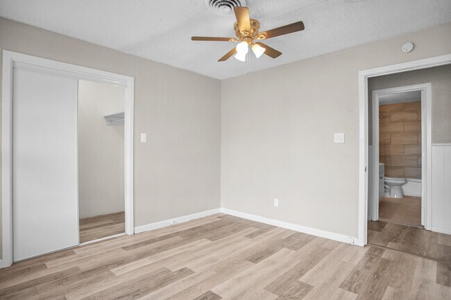 Building Photo - 4309 42nd St