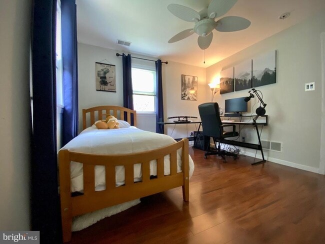 Building Photo - 99 Ivy Ave