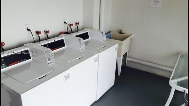 Building Photo - 6855 Abbott Ave