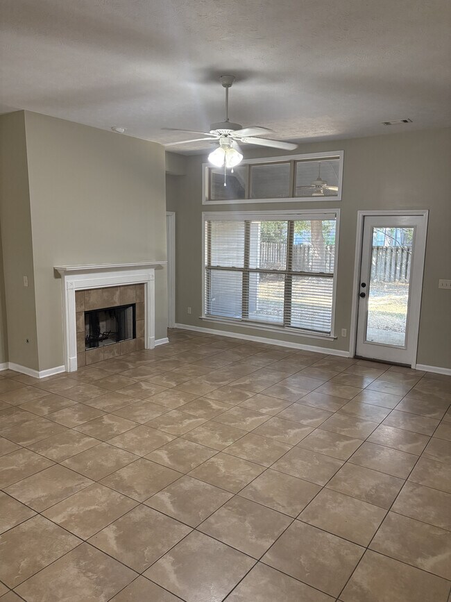 Building Photo - 9745 Silver Bell Ct