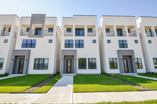 Building Photo - 15000 S Richmond Ave