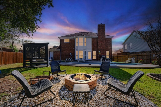 Building Photo - 6440 Knoll Ridge Dr