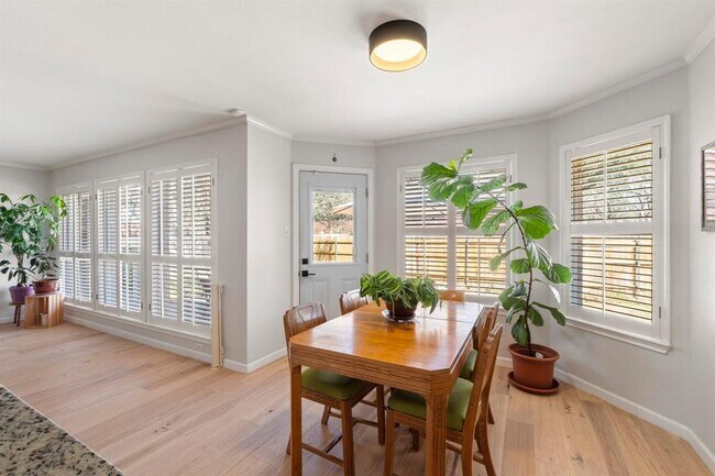 Building Photo - 3600 Malone Dr