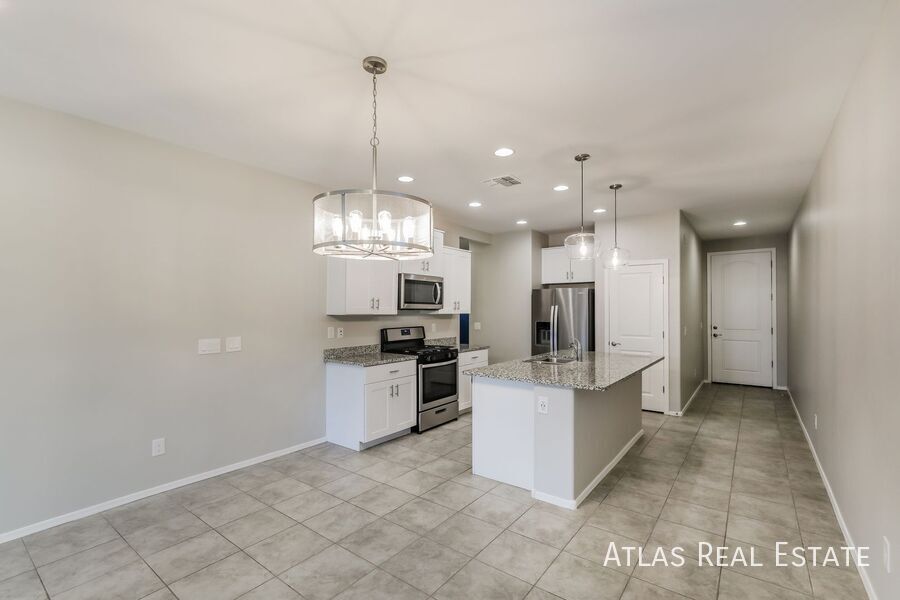 Building Photo - 10695 W Dickerson Dr