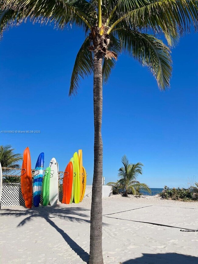 Building Photo - 375 Harbor Ct