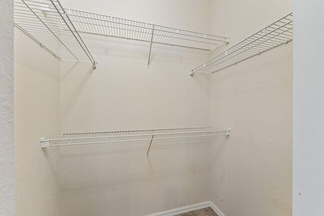 Building Photo - 2807 Veronia Dr