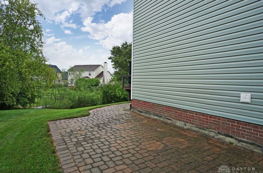 Building Photo - 5926 Deerfield Village Dr